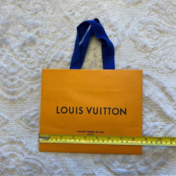 Louis Vuitton Small Paper Gift Bag - Picture 5 of 6